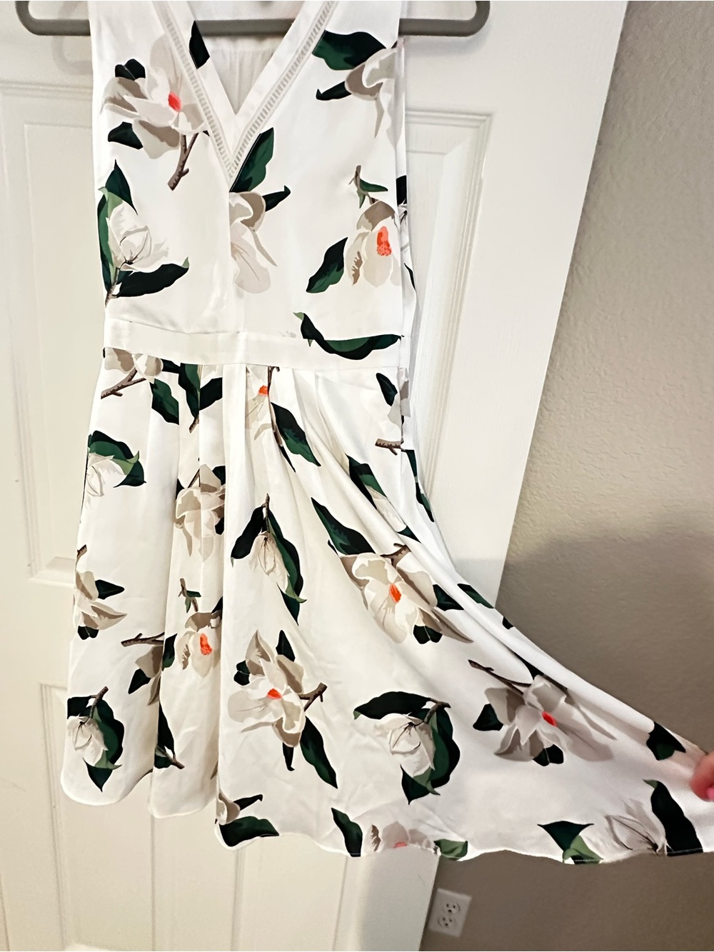 Banana Republic Magnolia Floral Fit & Flare Dress Size 2 - Picture 8 of 9